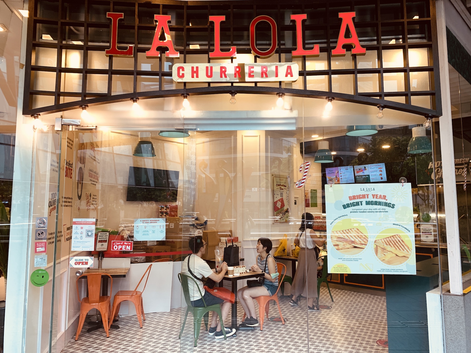 La Lola Churreria - Restuarant Front