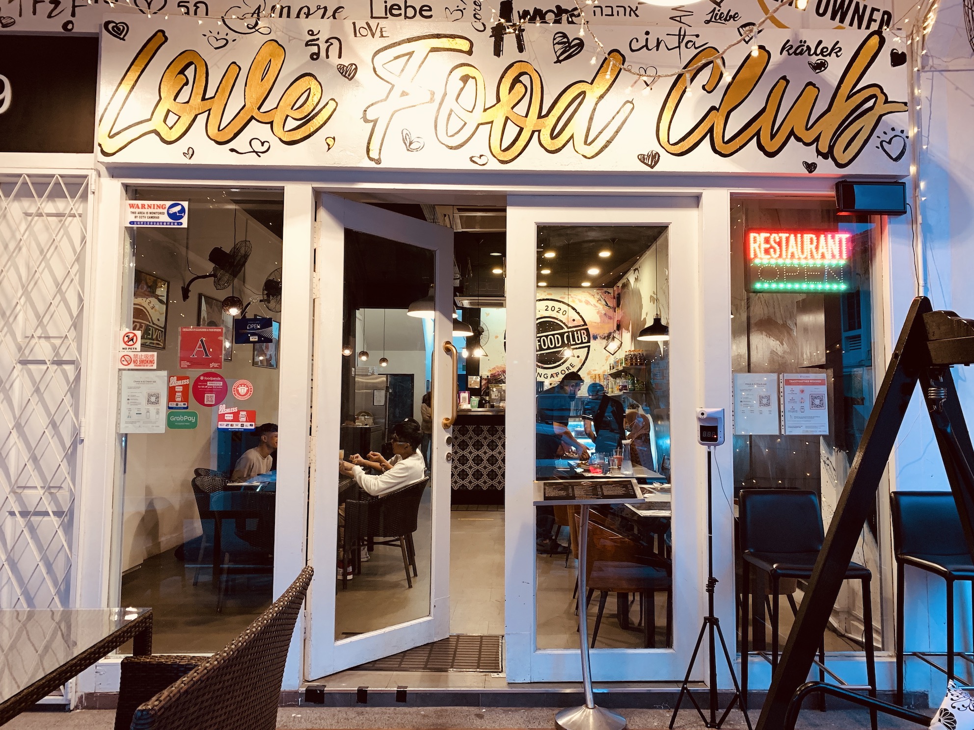 Love Food Club - Restaurant Front