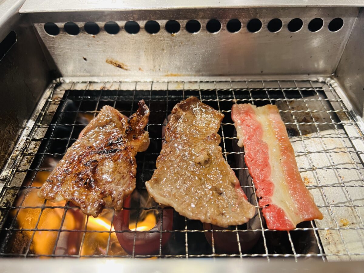 Yakiniku Like - Cooking Meat