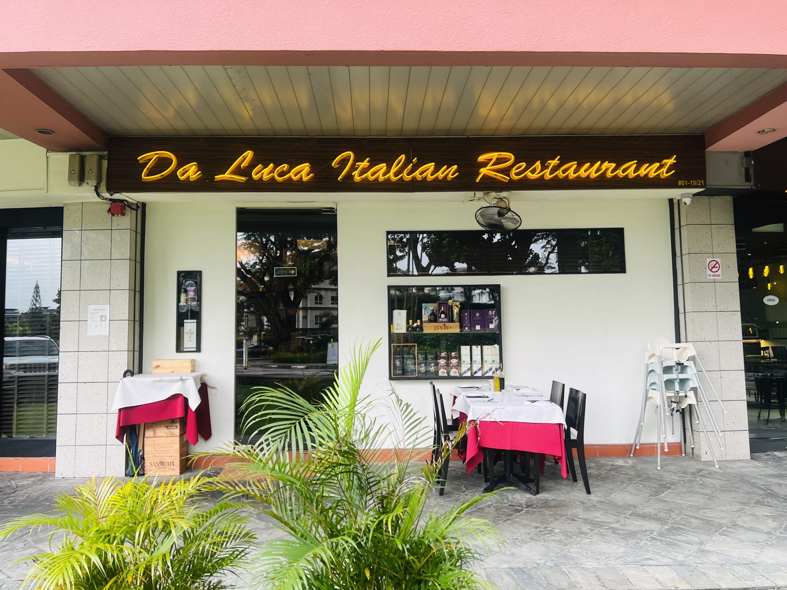 Da Luca Italian Restaurant - Restaurant Front