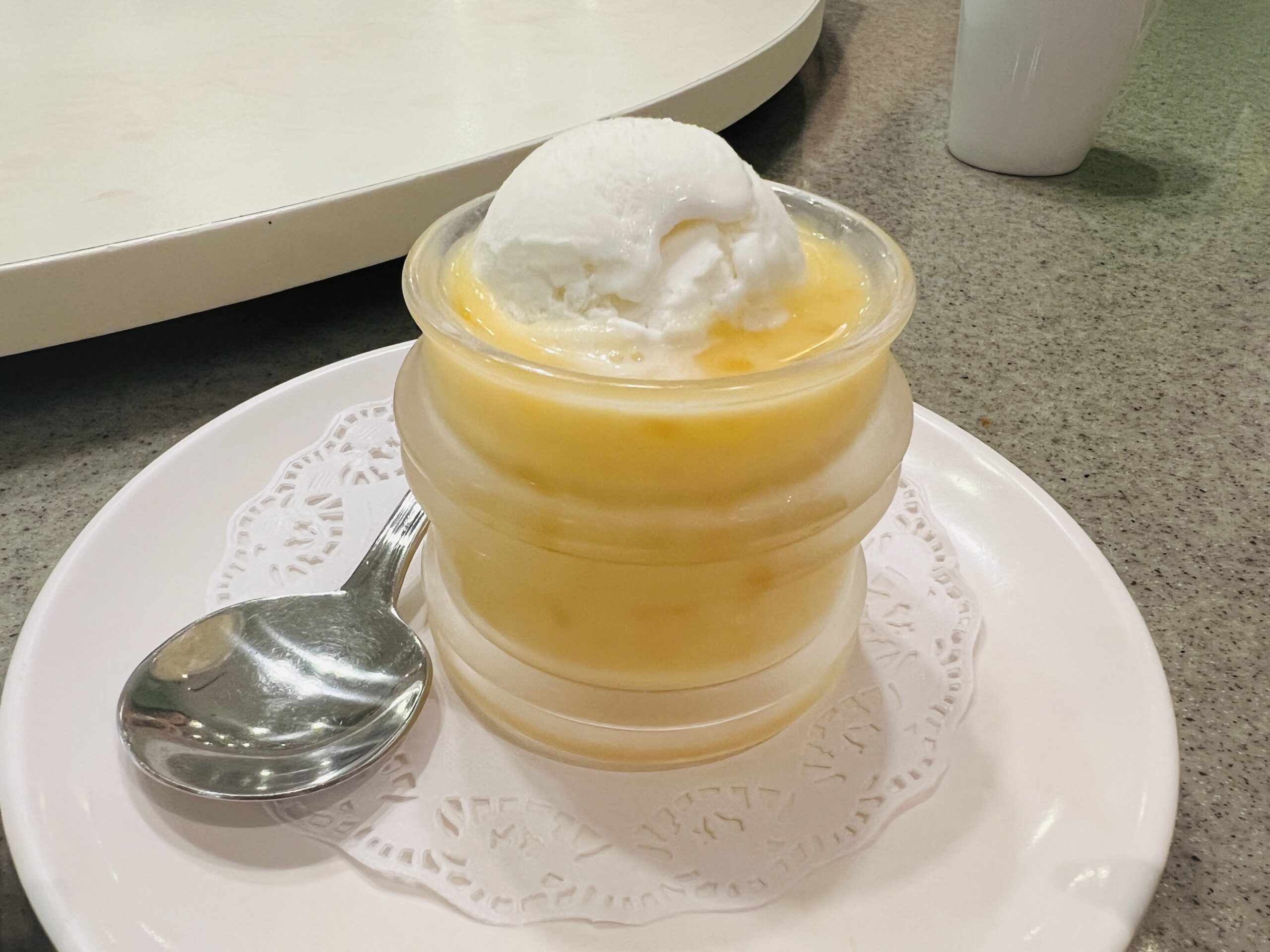 TongLok Teahouse - Chilled Mango Cream with Pomelo and Sago topped with Ice-Cream