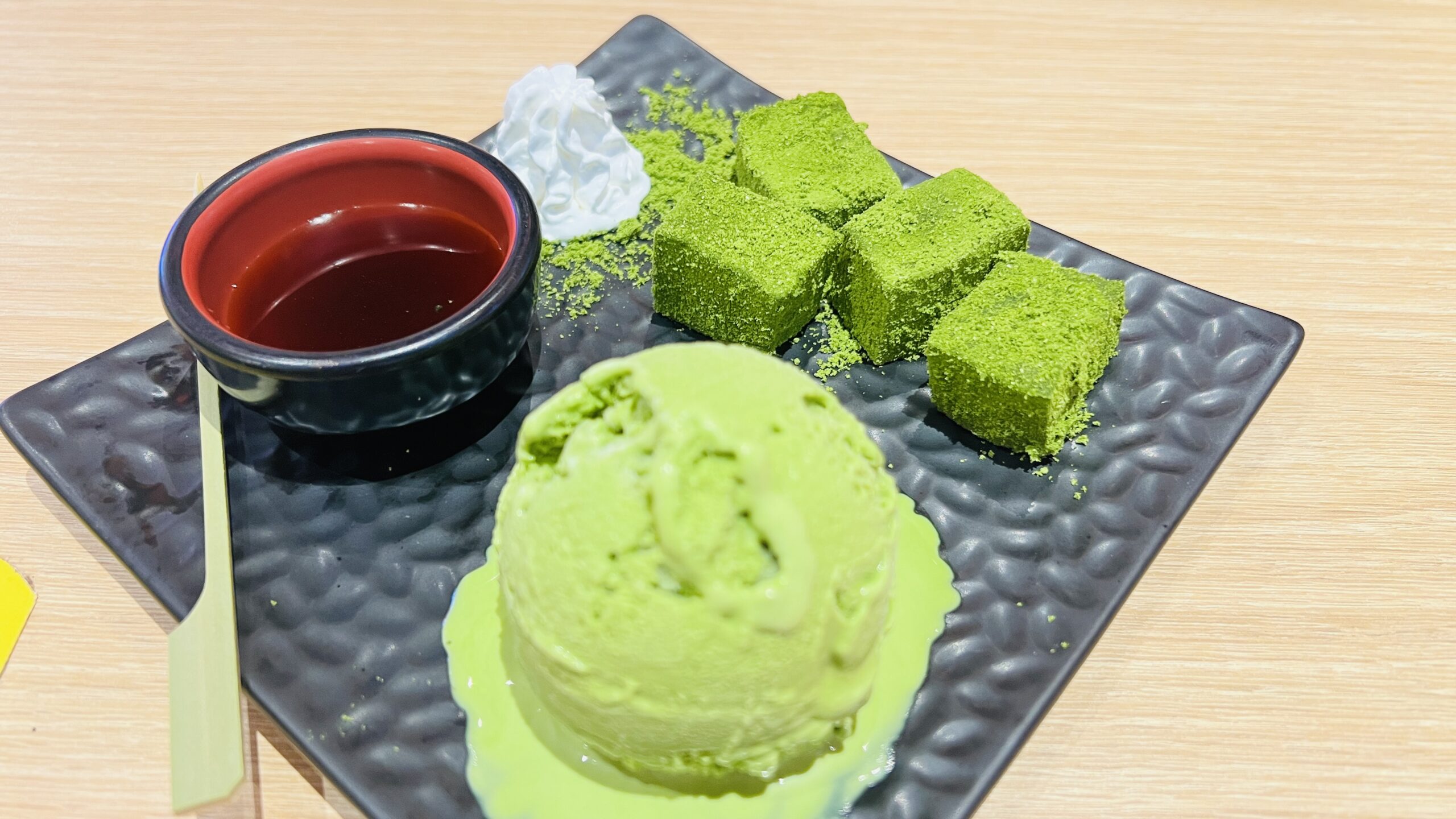 Unatoto - Matcha Warabimochi and Ice Cream with Black Honey